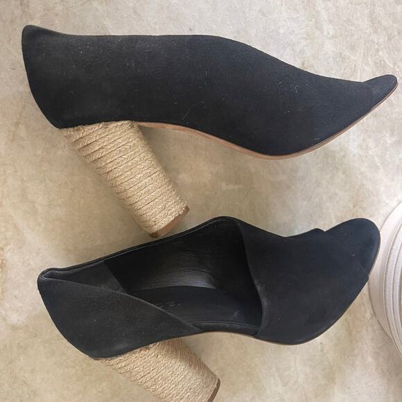 Vince Heels black suede juted round heel sz 7 NEW - Picture 1 of 10